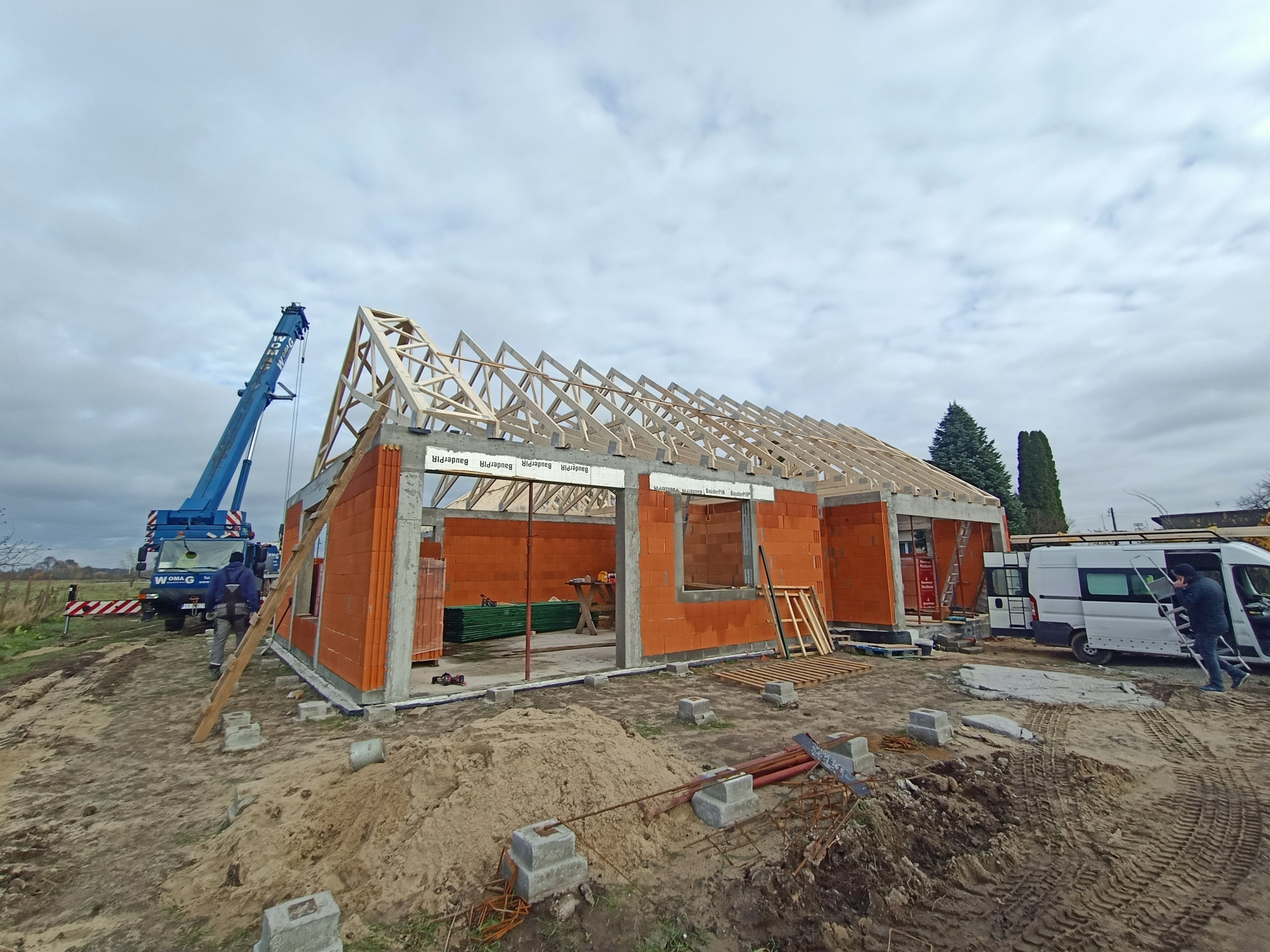 Prefabrykowane wiązary dachowe na dach dwuspadowy